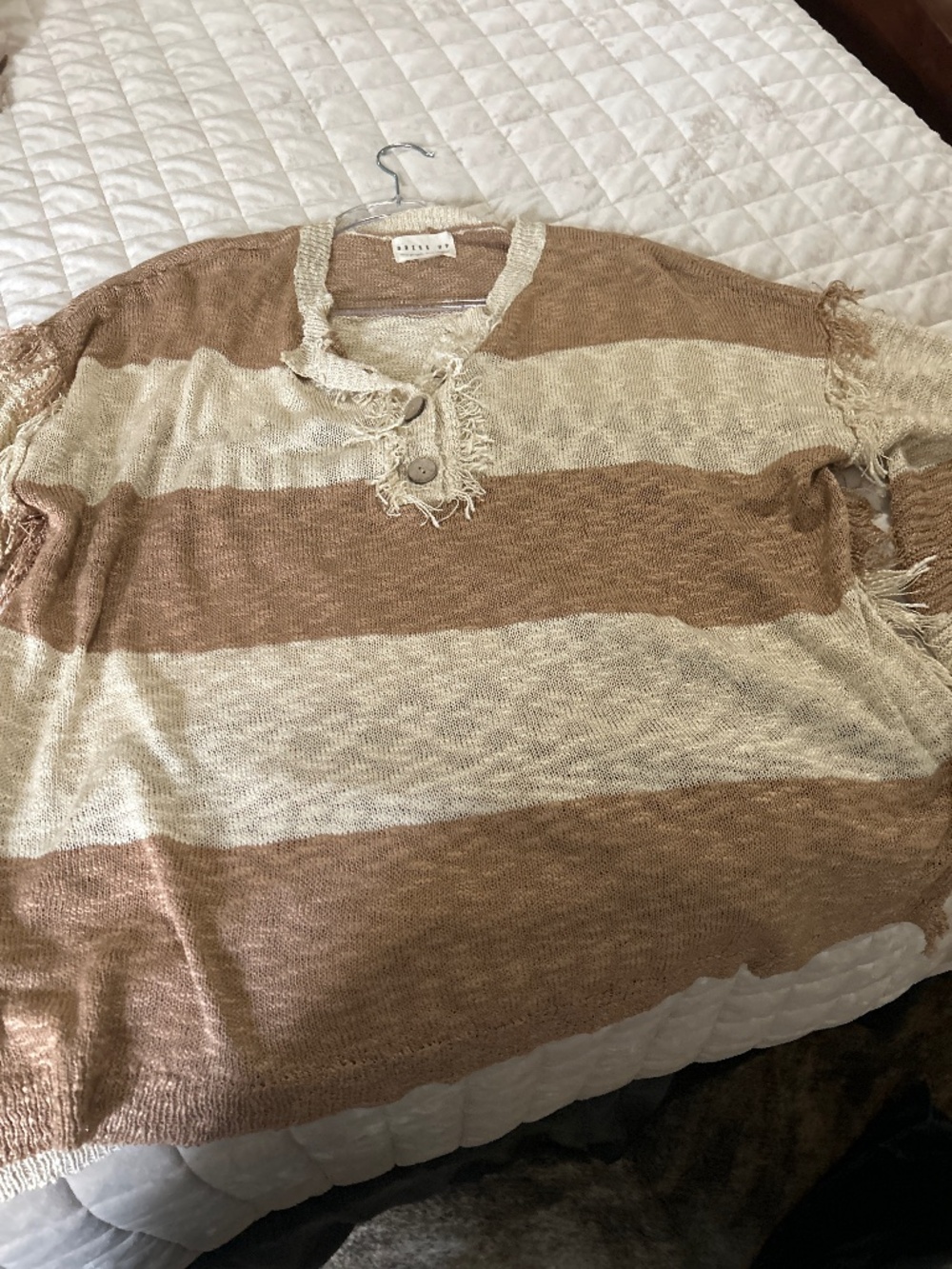 Lightweight sweater